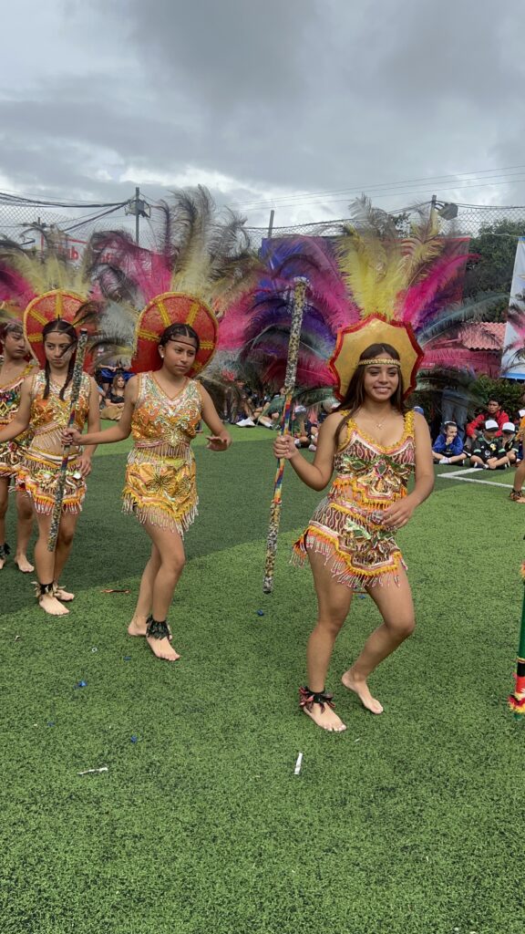 La danza en Puembo se vive con la unidad educativa Harriet Beecher Stowe